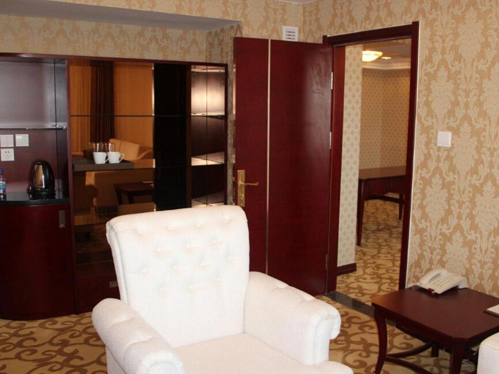 Dalian Southern Airline Pearl Hotel Exterior photo